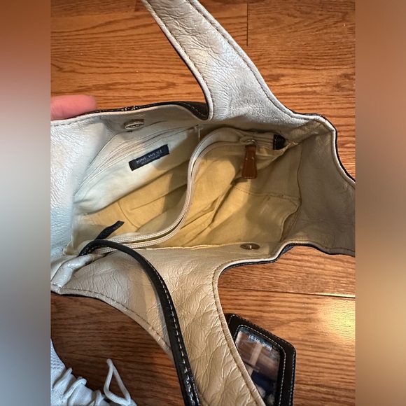 Embroidery on leather handbag RARE - Picture 4 of 9